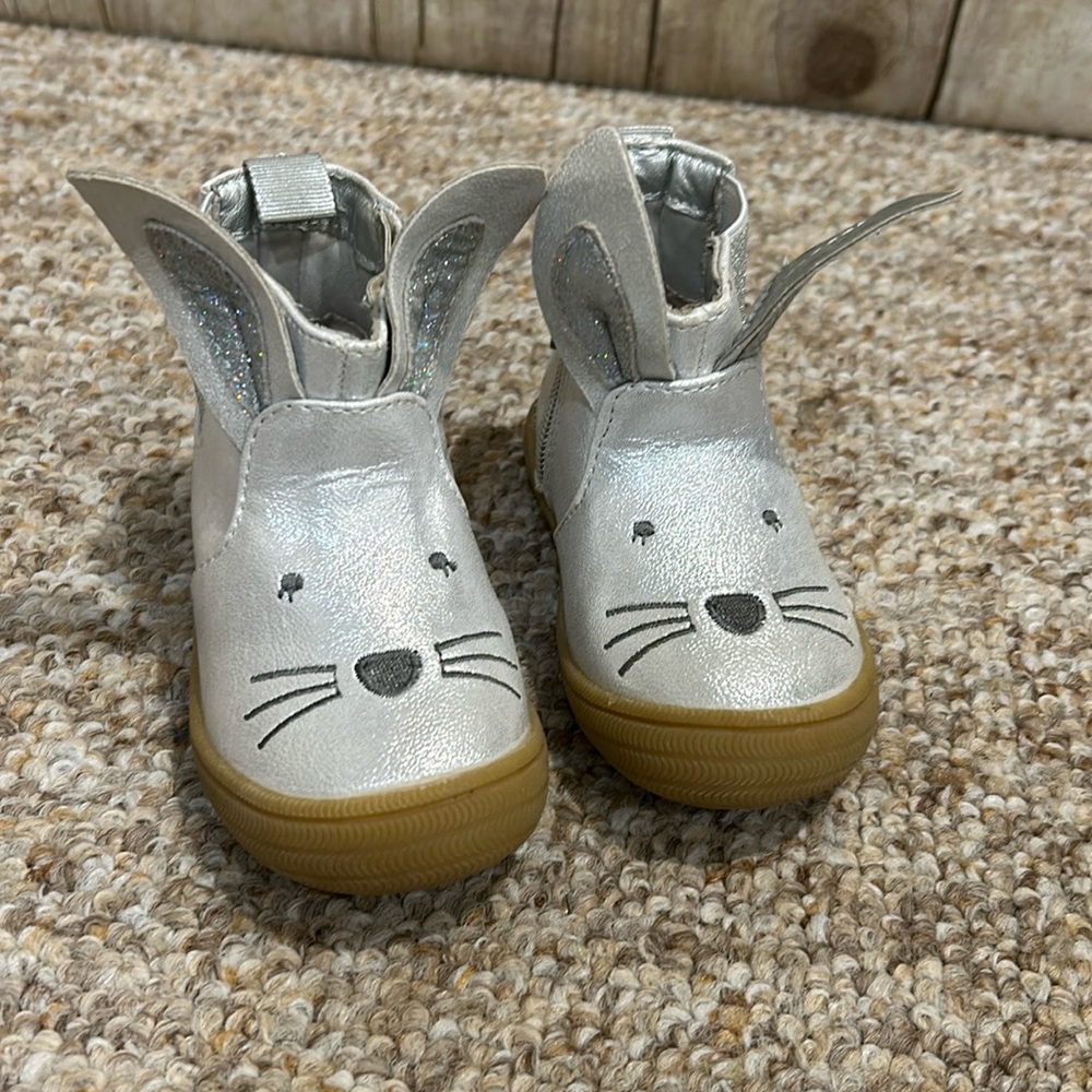 Little Girl Bunny Boots Toddler Size 4 Cat & Jack